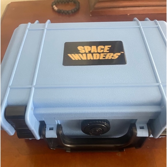 Space Invaders Watch - Picture 2 of 4